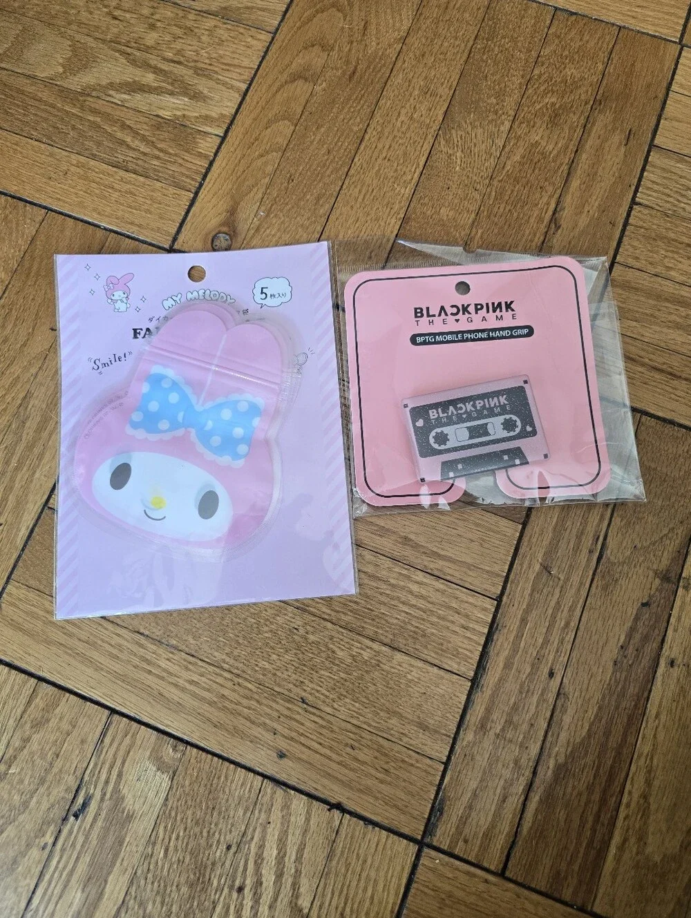 BPTG Mobile Phone Accessory Phone Grip / Holder With Free Cute Bags
